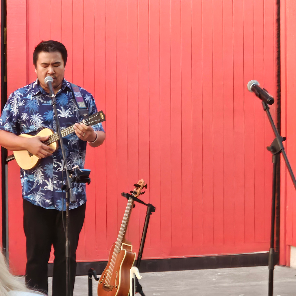 Ukulenny performs at AEF BBQ Fundraiser