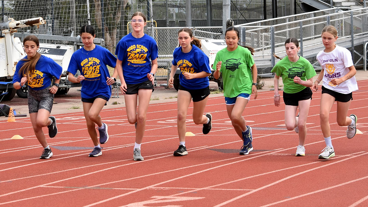 Track & Field girls race